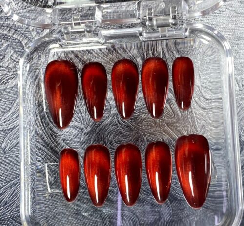 Cat Eye Red Nails