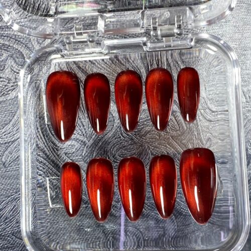 Cat Eye Red Nails